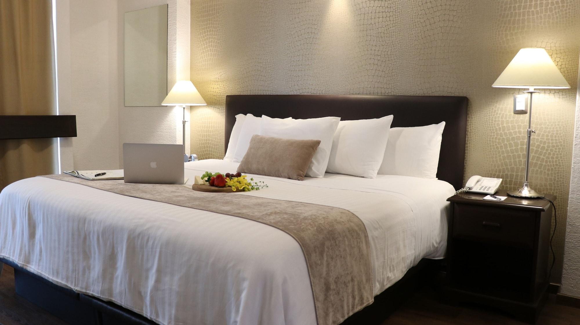 Meson Ejecutivo Guadalajara Minerva - Av Mexico Hotel Bagian luar foto