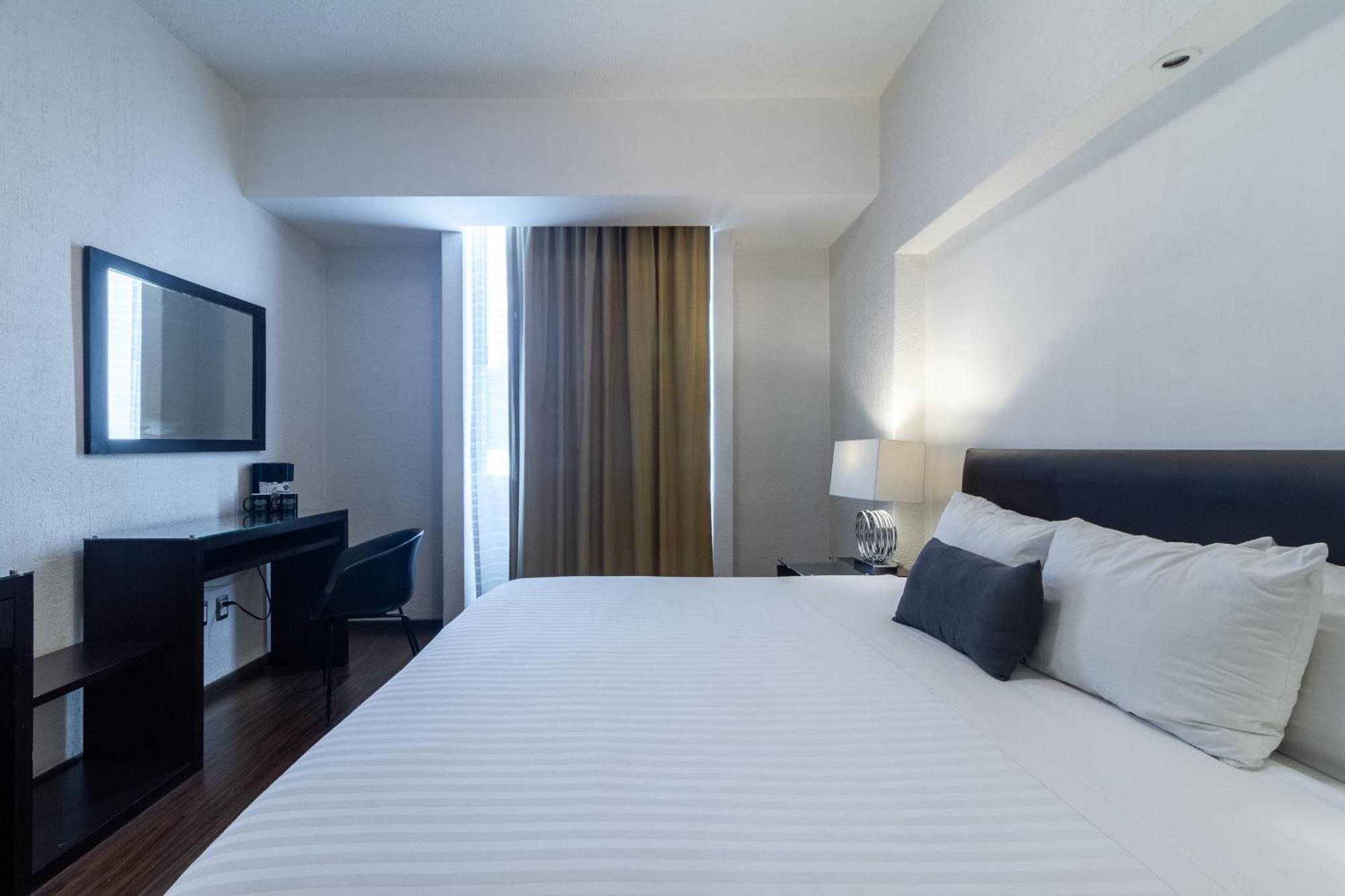 Meson Ejecutivo Guadalajara Minerva - Av Mexico Hotel Bagian luar foto