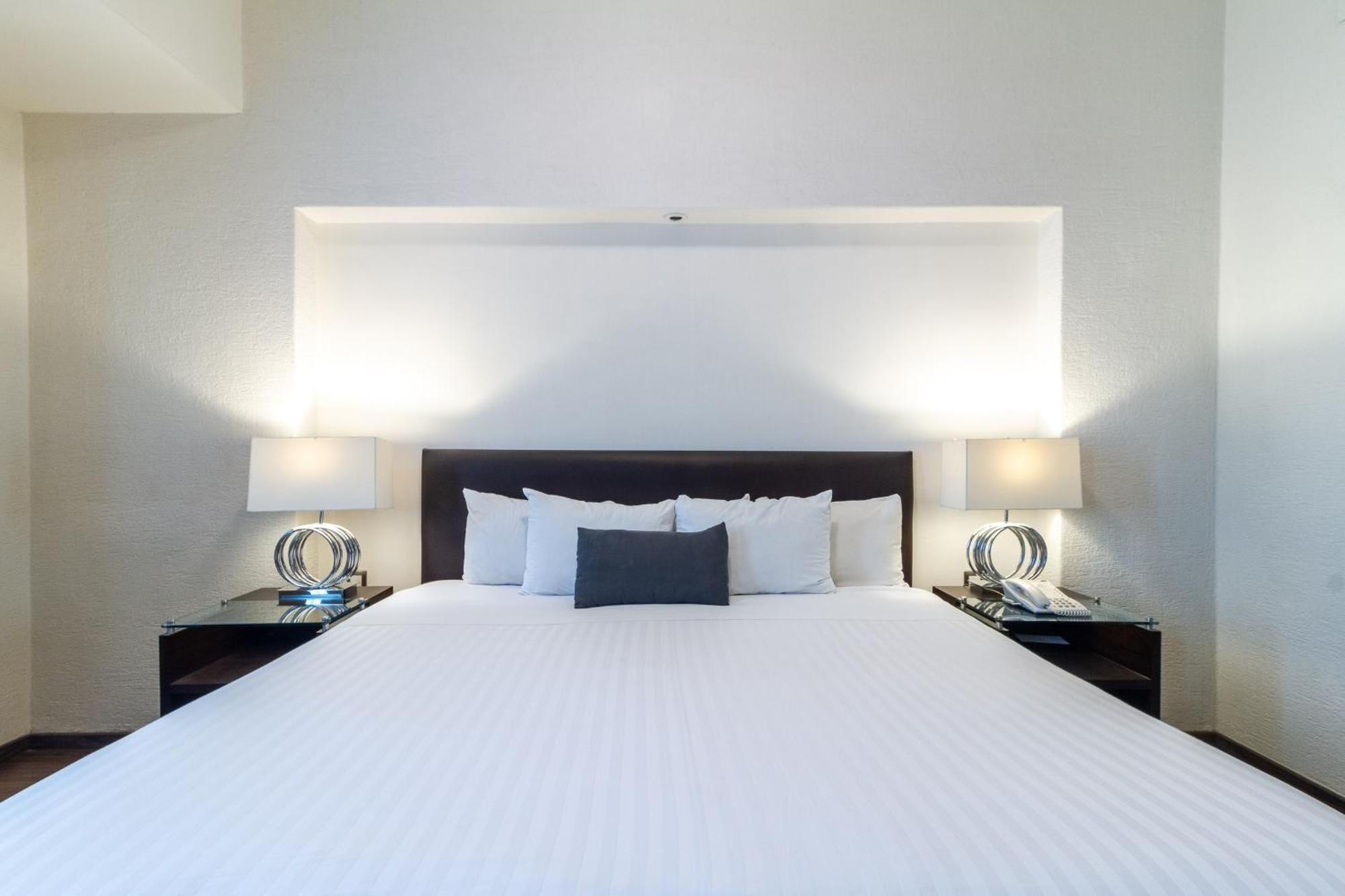Meson Ejecutivo Guadalajara Minerva - Av Mexico Hotel Bagian luar foto