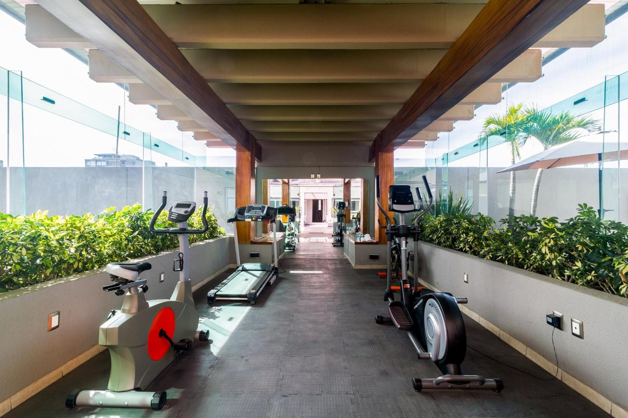 Meson Ejecutivo Guadalajara Minerva - Av Mexico Hotel Bagian luar foto