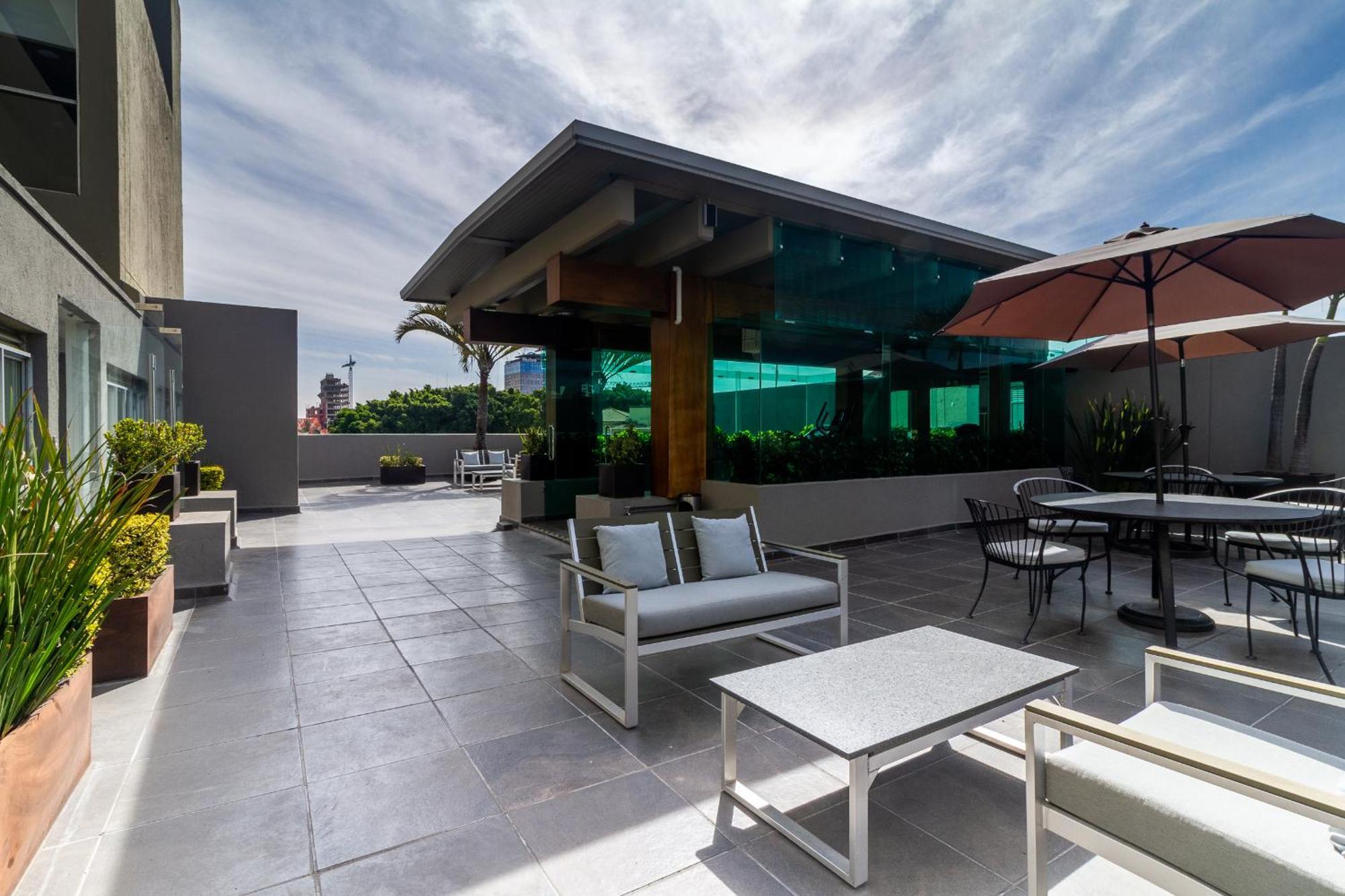 Meson Ejecutivo Guadalajara Minerva - Av Mexico Hotel Bagian luar foto