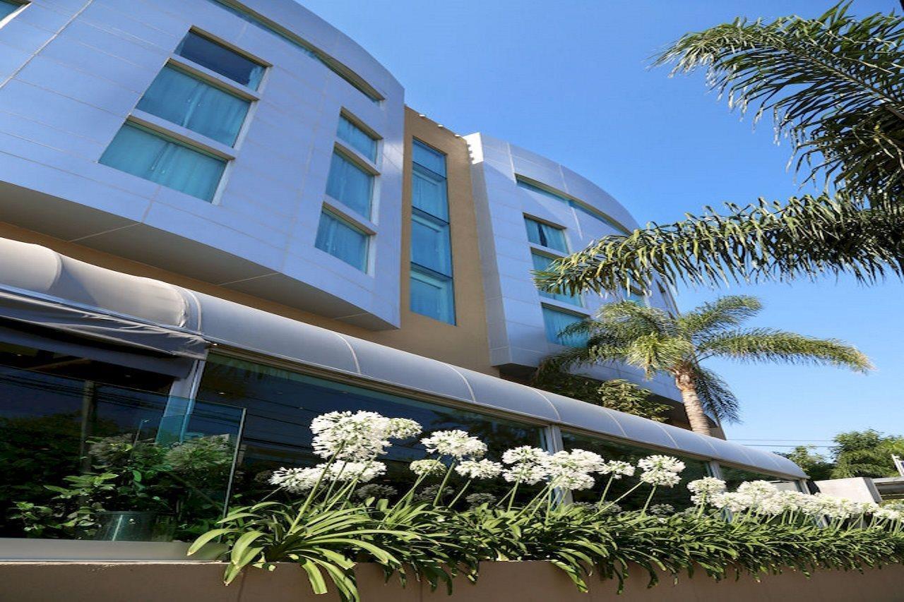 Meson Ejecutivo Guadalajara Minerva - Av Mexico Hotel Bagian luar foto