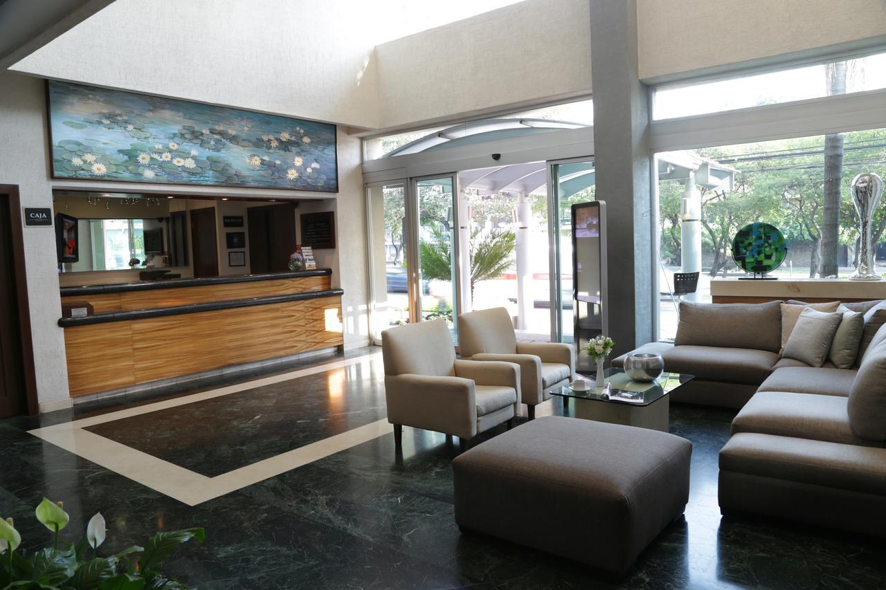 Meson Ejecutivo Guadalajara Minerva - Av Mexico Hotel Bagian luar foto